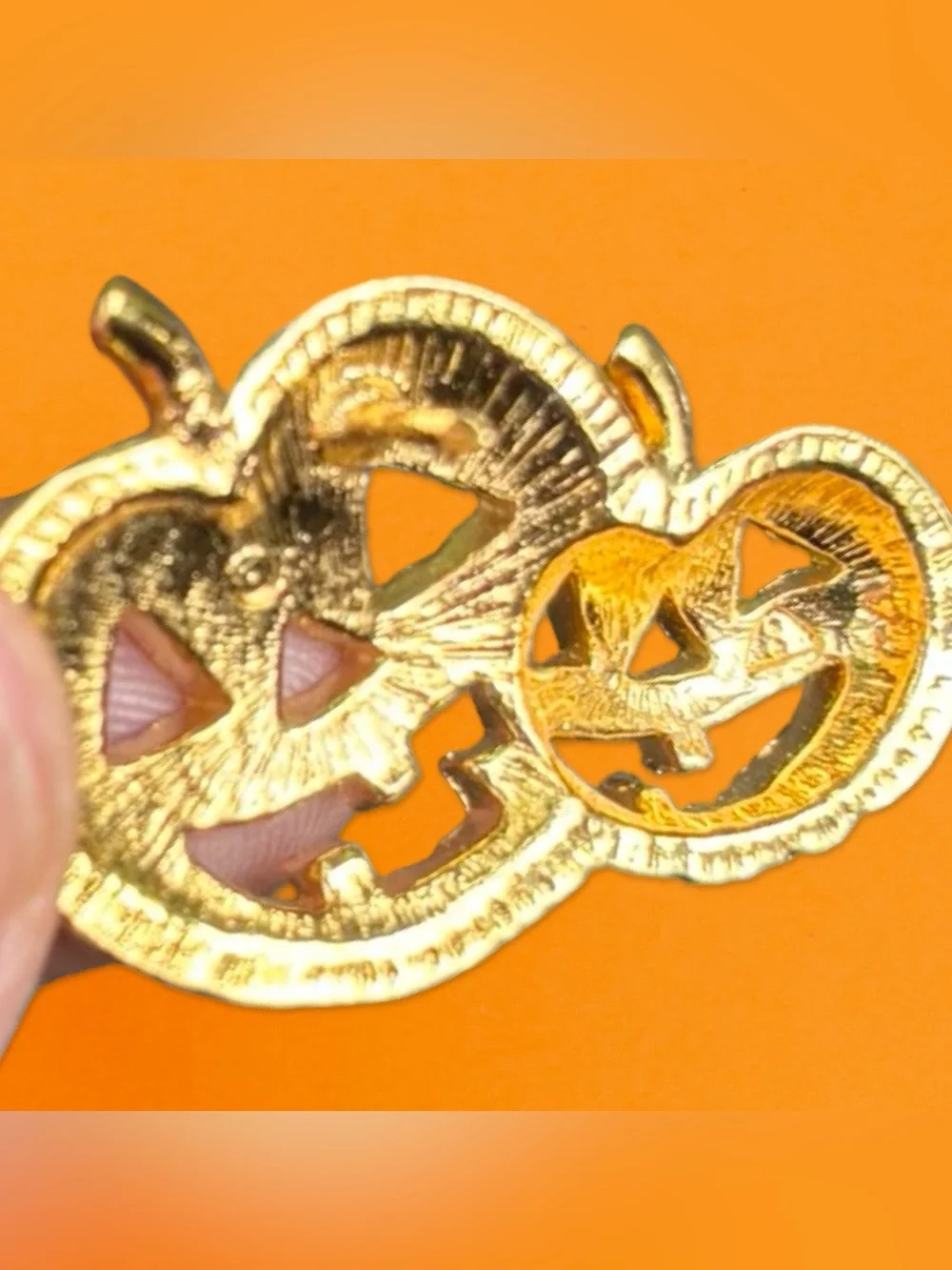 Vintage Avon 1990 Signed Gold Tone Double Pumpkin Jack-O'-Lantern Halloween Pin